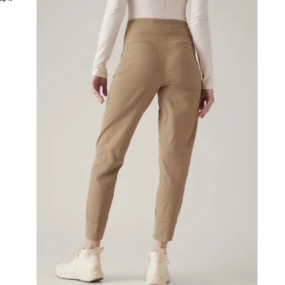 Athleta Trekkie North Jogger size 12 Tall Tapered Tan Brown Gorpcore Commuter - Picture 3 of 12